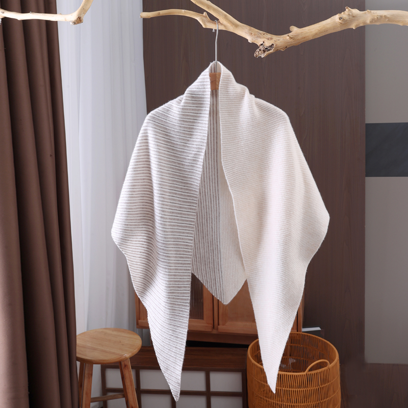 Bufanda triangular tejida de l - Wool Scarf Men reseña y precio